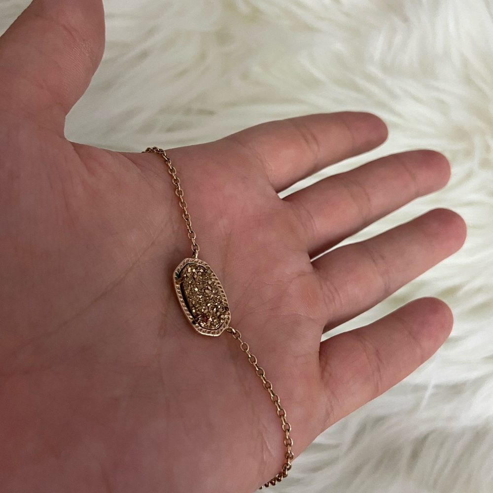 Kendra Scott necklace